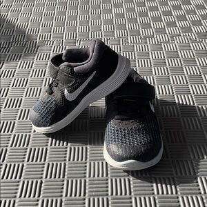 Nike toddler shoes